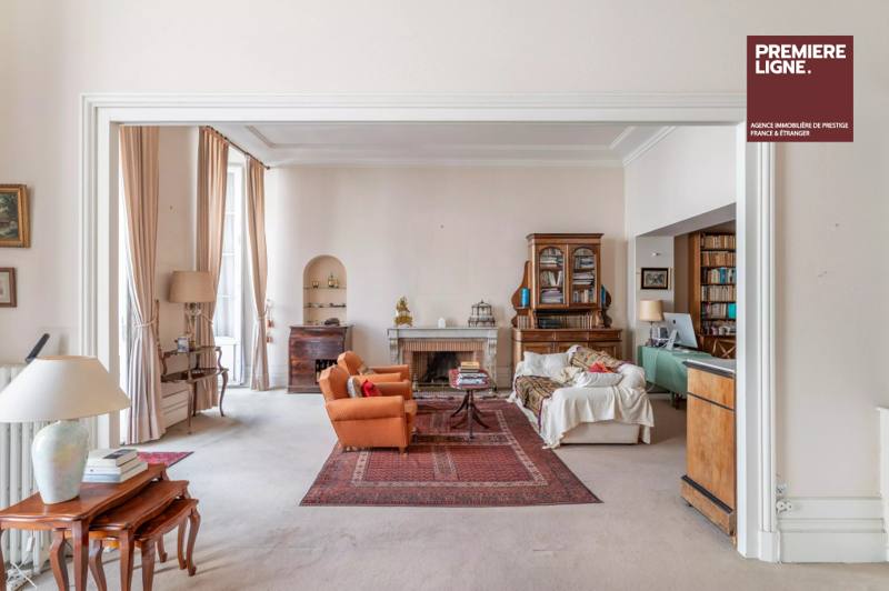 Bel appartement de charme aux Chartrons
